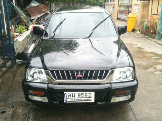 ขายสตราด้า 2.8 สีสวยไม่ต้องทำ มีเก็บภายในอย่างเดียวปี 2000 รถบ้านมือเดียว ขายสตราด้า 2.8 สีสวยไม่ต้องทำ มีเก็บภายในอย่างเดียวปี 2000 รถบ้านมือเดียว