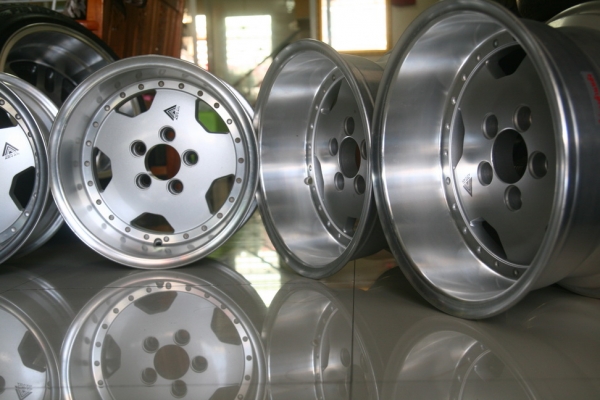 ADVAN ใหม่เก่าเก็บ 15x8.5 ET-17 5รู114 11000บาทพร้อมส่ง ADVAN ใหม่เก่าเก็บ 15x8.5 ET-17 5รู114 11000บาทพร้อมส่ง