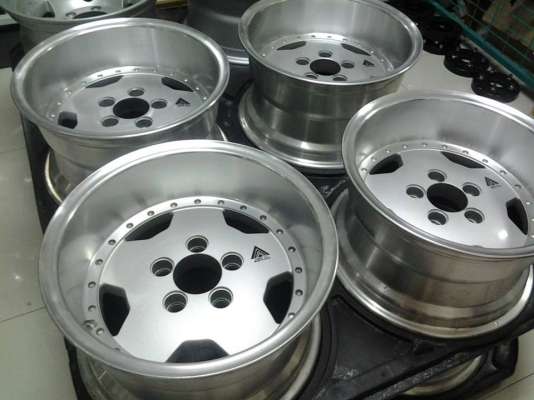 ADVAN ใหม่เก่าเก็บ 15x8.5 ET-17 5รู114  11000บาทพร้อมส่ง