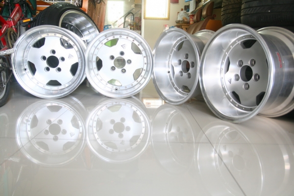 ADVAN ใหม่เก่าเก็บ 15x8.5 ET-17 5รู114 11000บาทพร้อมส่ง ADVAN ใหม่เก่าเก็บ 15x8.5 ET-17 5รู114 11000บาทพร้อมส่ง