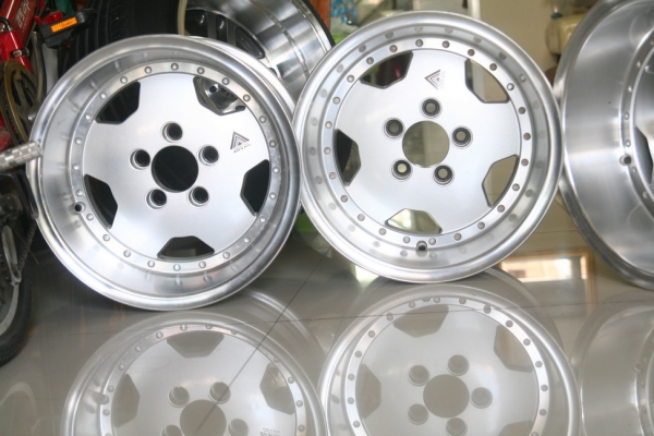 ADVAN ใหม่เก่าเก็บ 15x8.5 ET-17 5รู114 11000บาทพร้อมส่ง ADVAN ใหม่เก่าเก็บ 15x8.5 ET-17 5รู114 11000บาทพร้อมส่ง