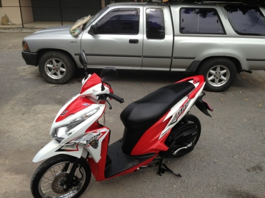 ขาย Click 125i ขาว-แดง ปี2013 วิ่งน้อย รถบ้าน 31500 ลดได้ ขาย Click 125i ขาว-แดง ปี2013 วิ่งน้อย รถบ้าน 31500 ลดได้