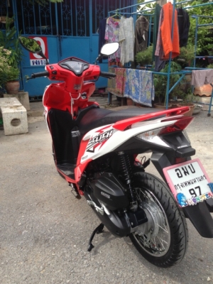 ขาย Click 125i ขาว-แดง ปี2013 วิ่งน้อย รถบ้าน 31500 ลดได้ ขาย Click 125i ขาว-แดง ปี2013 วิ่งน้อย รถบ้าน 31500 ลดได้