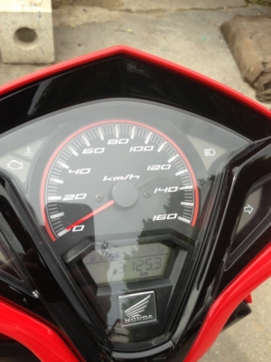 ขาย Click 125i ขาว-แดง ปี2013 วิ่งน้อย รถบ้าน 31500 ลดได้ ขาย Click 125i ขาว-แดง ปี2013 วิ่งน้อย รถบ้าน 31500 ลดได้