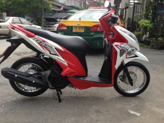 ขาย Click 125i ขาว-แดง ปี2013 วิ่งน้อย รถบ้าน 31500 ลดได้ ขาย Click 125i ขาว-แดง ปี2013 วิ่งน้อย รถบ้าน 31500 ลดได้