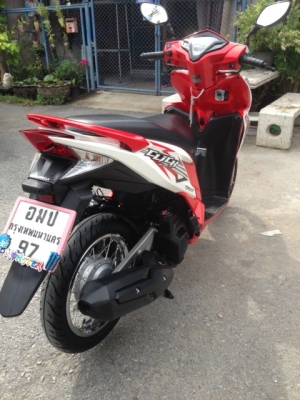 ขาย Click 125i ขาว-แดง ปี2013 วิ่งน้อย รถบ้าน 31500 ลดได้ ขาย Click 125i ขาว-แดง ปี2013 วิ่งน้อย รถบ้าน 31500 ลดได้