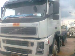 Volvo FM12 ปี 2003 สภาพเต็มตามรุ่น พร้อมใช้ Volvo FM12 ปี 2003 สภาพเต็มตามรุ่น พร้อมใช้