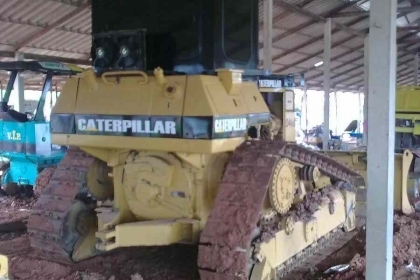 แทรคเตอร์ CAT D4H ซีเรียล11 เกียร์ทอลค ตีนไก่ ตู้เก๋งราคานี้ไมให้แอร์