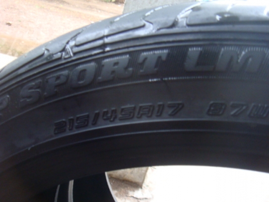 ขายยาง Dunlop 215/45/17 ปี 09 1 คู่