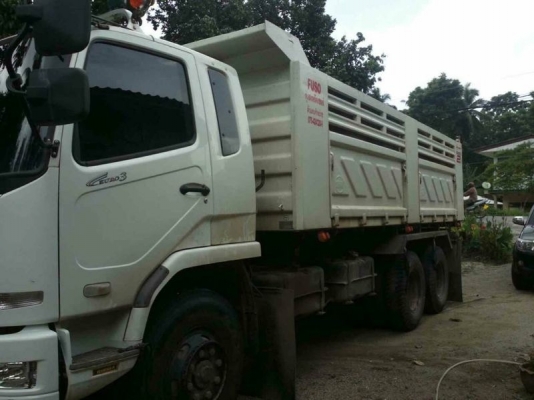 รถมิตซู 10 ล้อดั้ม 240 แรงม้า ปี 55 ( รถวิ่ง 2x,xxx กม. )  สนใจติดต่อ 081 - 6079515