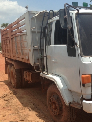 ISUZU ROCKY FVZ 175 HP 6BG1 สิบล้อดั๊มพ์ 2 เพลา กระบะดั๊มพ์เหล็ก 12 ตันสภาพสวยไม่มีผุกร่อน เครื่องแน่นแรงดีไม่เยิ้ม ภายในเก๋งคอนโซลสวยครบพร้อม แอร์เย็น พวงมาลัยเพาเวอร์ ช่วงล่างคัชซีไม่มีแตกไม่มีบวม ยางสภาพดี 10 เส้นประมาณ 70\% พร้อมบรรทุกพร้อมใช้งานได้เลย ISUZU ROCKY FVZ 175 HP 6BG1 สิบล้อดั๊มพ์ 2 เพลา กระบะดั๊มพ์เหล็ก 12 ตันสภาพสวยไม่มีผุกร่อน เครื่องแน่นแรงดีไม่เยิ้ม ภายในเก๋งคอนโซลสวยครบพร้อม แอร์เย็น พวงมาลัยเพาเวอร์ ช่วงล่างคัชซีไม่มีแตกไม่มีบวม ยางสภาพดี 10 เส้นประมาณ 70\% พร้อมบรรทุกพร้อมใช้งานได้เลย