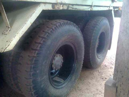 ขายรถบรรทุกสิบล้อดั๊มพ์ Isuzu 240 หัวขาว เกียร์เดิม กระบะดั๊มพ์คอกไม้พร้อมใช้