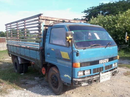 ขาย NPR สวยๆสักคัน ราคาถูกๆมาแล้วคับท่าน