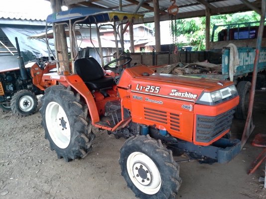 ขาย  L1-255WD รถไร่
