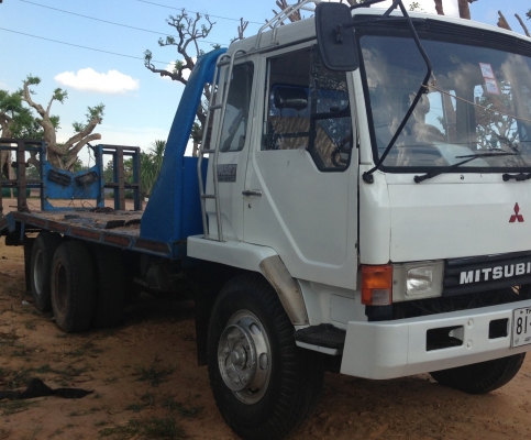 MITSUBISHI FUSO FN515 - 175 HP 6D15 รถหางปลาสิบล้อเพลาเดียว รถสวยช่วงล่างคัชซีใหญ่สวยมากครับ มีหางขึ้นรถเกี่ยวข้าวมาให้ครบพร้อม เครื่องแห้งแรงดีไม่มีเยิ้ม ภายในเก๋งคอนโซลครบไม่มีผุกร่อน พวงมาลัยเพาเวอร์ ยางสภาพดี 10 เส้นประมาณ 70\% พร้อมบรรทุกพร้อมใช้งาน เ
