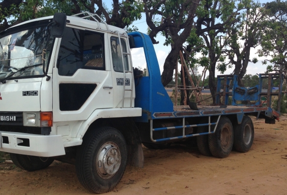 MITSUBISHI FUSO FN515 - 175 HP 6D15 รถหางปลาสิบล้อเพลาเดียว รถสวยช่วงล่างคัชซีใหญ่สวยมากครับ มีหางขึ้นรถเกี่ยวข้าวมาให้ครบพร้อม เครื่องแห้งแรงดีไม่มีเยิ้ม ภายในเก๋งคอนโซลครบไม่มีผุกร่อน พวงมาลัยเพาเวอร์ ยางสภาพดี 10 เส้นประมาณ 70\% พร้อมบรรทุกพร้อมใช้งาน เ