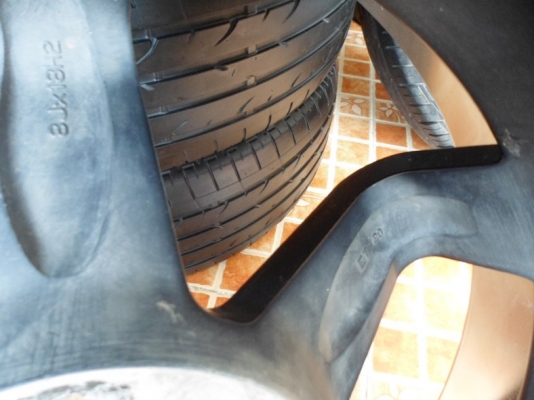 แม็กssr18"กว้าง8 ก้านยกใส่ 6รู +ยาง265/60/18 มี1คู่ 7,500 บ. (แยกแม็ก5,800 /ยาง 2000)