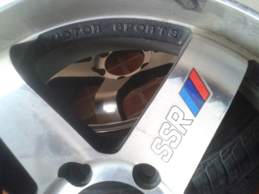 แม็กssr18"กว้าง8 ก้านยกใส่ 6รู +ยาง265/60/18 มี1คู่ 7,500 บ. (แยกแม็ก5,800 /ยาง 2000)