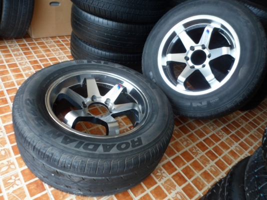 แม็กssr18"กว้าง8 ก้านยกใส่ 6รู +ยาง265/60/18 มี1คู่ 7,500 บ. (แยกแม็ก5,800 /ยาง 2000)