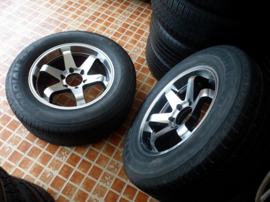 แม็กssr18"กว้าง8 ก้านยกใส่ 6รู +ยาง265/60/18 มี1คู่ 7,500 บ. (แยกแม็ก5,800 /ยาง 2000)