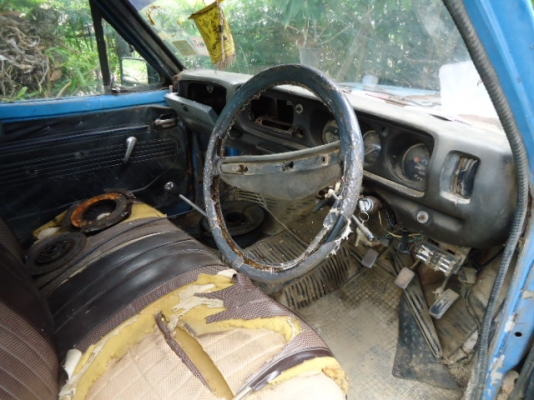 ขายรถDATSUN  ช้างเหยียบ 1500 สภาพตามรูป ขายตามสภาพ เครื่องยนต์ติดปกติ ขับได้ ได้ทำการแปลงใส่ดิสหน้าแล้ว เบรคหนึบๆครับ   แต่ขาดแบตเตอรี่ใส่ พร้อมเล่มทะเบียนและเอกสารเจ้าของ