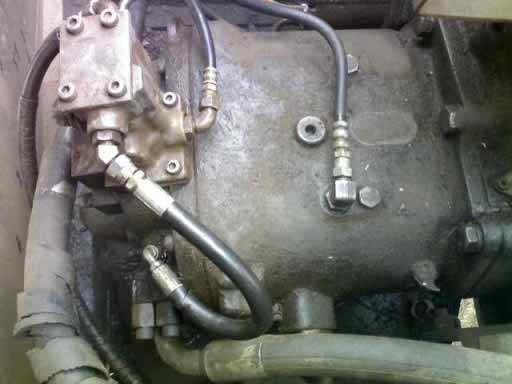 ขายด่วนแบ็คโฮ HITASHI EX200รุ่น3สภาพพร้อมใช้ ช่วงล่างดี เอกสารไม่มี มีใบซื้อขาย ราคาสวยคุยกันได้รีบจอง 0843923995 0833597670