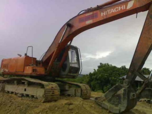 ขายด่วนแบ็คโฮ HITASHI EX200รุ่น3สภาพพร้อมใช้ ช่วงล่างดี เอกสารไม่มี มีใบซื้อขาย ราคาสวยคุยกันได้รีบจอง 0843923995 0833597670