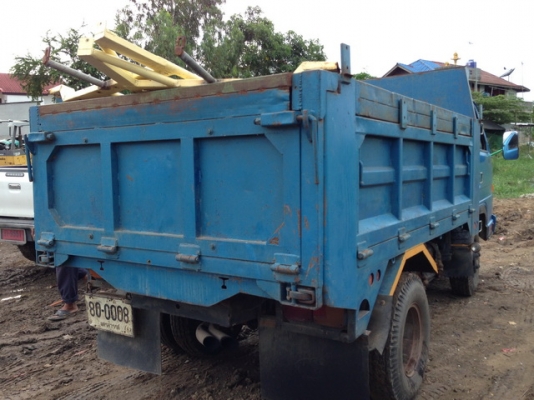 ISUZU NKR 6 ล้อดั้มพ์