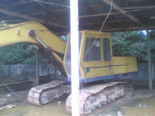 ขายKOMATSU PC200-2 สภาพสวยพร้อมใช้ ติดต่อได้ที่คุณอ๊อฟ พิจิตร 086-737-9991