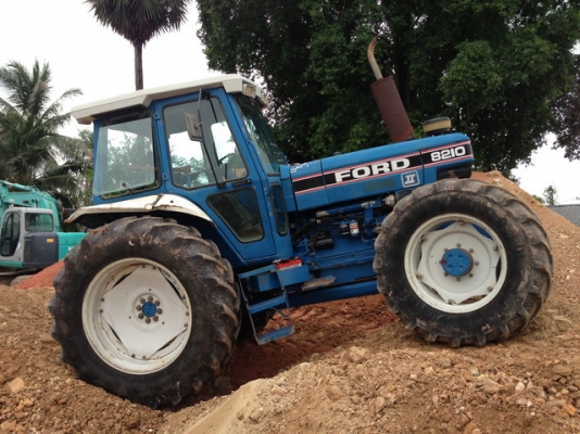 FORD 8210 4WD