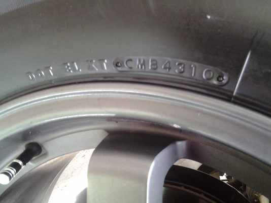 ขายแม็ก ขอบ18" 6 รู พร้อมยาง 265/60/18 ปี 2010 สัปดาห์ที่ 43