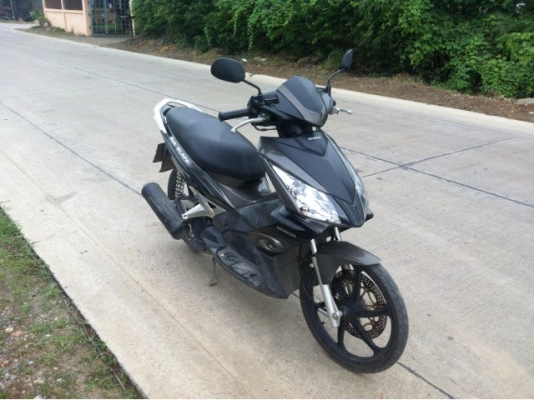 honda airblade สภาพสวยเดิมๆ honda airblade สภาพสวยเดิมๆ