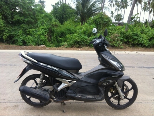 honda airblade สภาพสวยเดิมๆ honda airblade สภาพสวยเดิมๆ