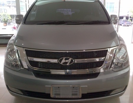 ครอบโครเมี่ยมกระจังหน้า  Hyundai H1