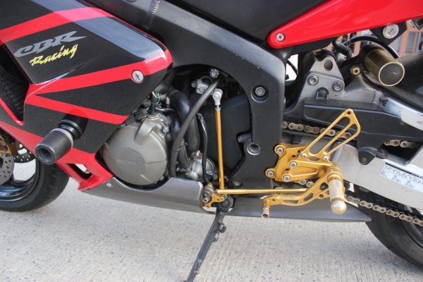 ขาย HONDA CBR600RR ปี2004 ทะเบียนแท้ สมอ ตอง6 โอนขนส่ง พร้อมโอน ของแต่งเต็ม
