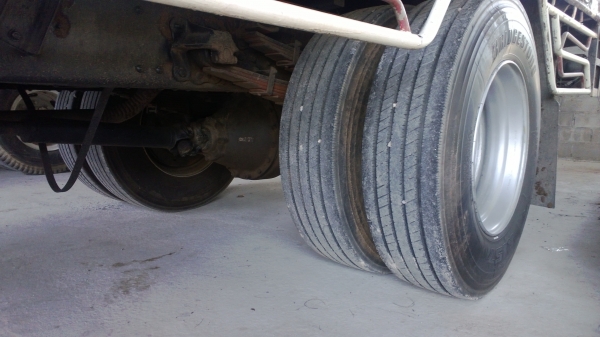 6ล้อรั้วFF3HJL 195แรง ห้างแท้ หัวบาง ยางเรเดี่ยนสวยเต็ม...