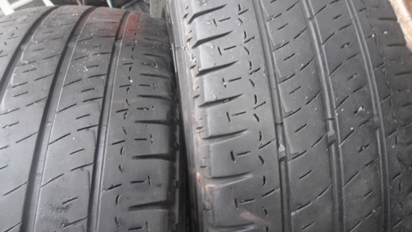 ขายยางใส่กะบะ  MICHALIN 205/60 R 15 ปี 3612 ดอกยางเต็มเท่ากันหมด