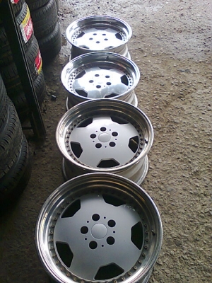 ขายล้อขอบ17 5รู114 5 รู112  1ชุด ล้อนอกครับ