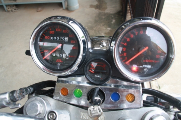 ขาย CB 1000 สรรพสามิตแท้ ท่อสูตร OVER แฟริ่งแต่งเต็ม สีใหม่ 99000