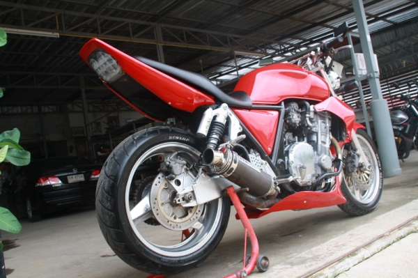 ขาย CB 1000 สรรพสามิตแท้ ท่อสูตร OVER แฟริ่งแต่งเต็ม สีใหม่ 99000