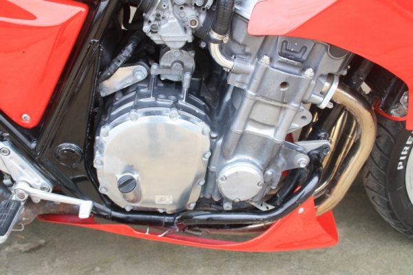 ขาย CB 1000 สรรพสามิตแท้ ท่อสูตร OVER แฟริ่งแต่งเต็ม สีใหม่ 99000