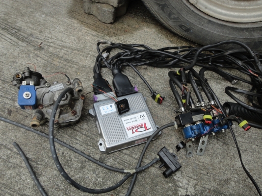 ขายชุดแก๊สหัวฉีด 3500 บาท ขายชุดแก๊สหัวฉีด 3500 บาท