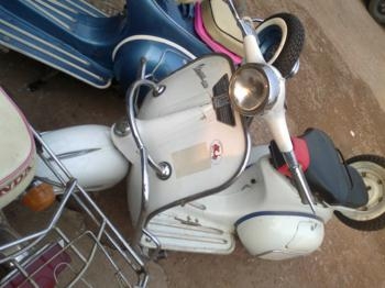 เวสป้า64ถูกๆๆเลยคันสนิม30000คันขาว37000คันฟ้าใหม่หมด50000PXไฟเหลียมอิตารี30000สปินวีอิตารีทะเบียนโอนภาษีเต็ม59000คับ0800268032