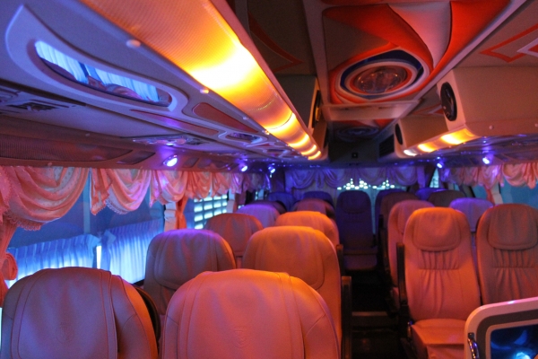 ขายรถบัส8ล้อ2ชั้นMitsubishiจดประกอบใหม่หมดทั้งคัน