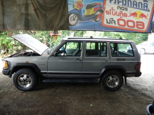 ขาย JEEP CHEROKEE 2.5 (2,500CC) MANUAL ปี97 สภาพดีเครื่องแน่นๆครับ เครื่องเดิมๆ พร้อมใช้งานครับ แอร์เย็นๆ ระบบไฟฟ้าใช้ได้หมดครับ ไม่เคยติดแก๊สครับ อยู่เชียงใหม่ ยางสี่เส้นใหม่ๆเลยครับ และสายพานใหม่ๆครับ ดูแลรักษาเครื่องยนต์ตลอด ขาย JEEP CHEROKEE 2.5 (2,500CC) MANUAL ปี97 สภาพดีเครื่องแน่นๆครับ เครื่องเดิมๆ พร้อมใช้งานครับ แอร์เย็นๆ ระบบไฟฟ้าใช้ได้หมดครับ ไม่เคยติดแก๊สครับ อยู่เชียงใหม่ ยางสี่เส้นใหม่ๆเลยครับ และสายพานใหม่ๆครับ ดูแลรักษาเครื่องยนต์ตลอด