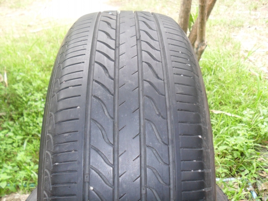 ขายยาง Micherin 205/65 R15 ปี 2012 วิ่งน้อย ดอกสวย ดอกยางยังนิ่มอยู่