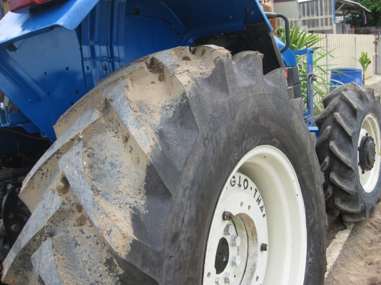 ขาย FORD TS90 กรองใหญ่ รถออกป้ายแดงปี 2004 ทะเบียนเต็มพร้อมโอน