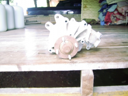 ปั๊มน้ำรถตู้