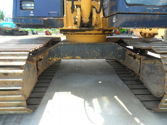 Komatsu PC60-6 บุ้งกี๋ + หัวเจาะ เก่านอก สภาพเต็ม ๆ Komatsu PC60-6 บุ้งกี๋ + หัวเจาะ เก่านอก สภาพเต็ม ๆ