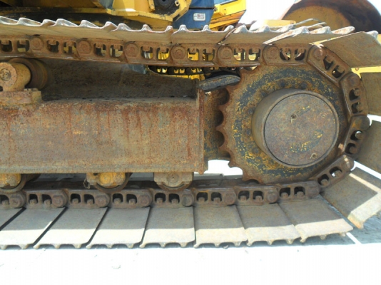 Komatsu PC60-6 บุ้งกี๋ + หัวเจาะ เก่านอก สภาพเต็ม ๆ Komatsu PC60-6 บุ้งกี๋ + หัวเจาะ เก่านอก สภาพเต็ม ๆ